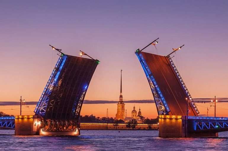 Как не застрять на мосту: расписание разводки мостов в Петербурге